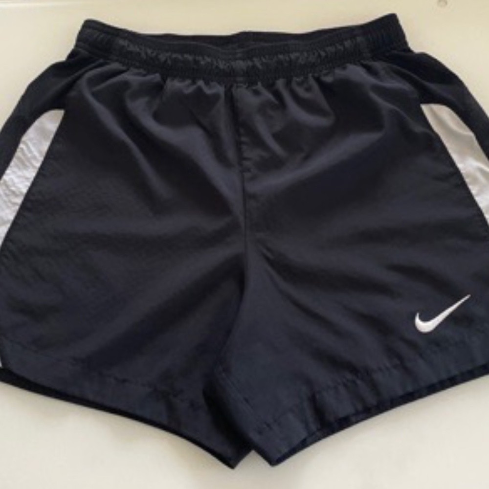 Nike | Black & White Dri-FIT Tempo Running Shorts – XS | Vintage Vibes